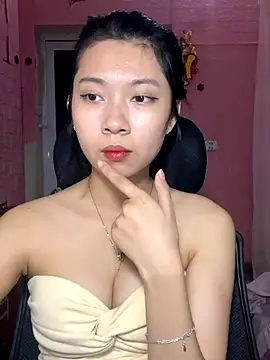 Snapshot of Phthao chatting on November 4, 2025, 3:27 pm Phthao online show from November 4, 2025, 3:27 pm