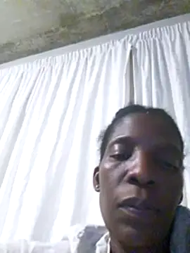 Snapshot of londie2 chatting on November 6, 2025, 6:45 pm londie2 online show from November 6, 2025, 6:45 pm