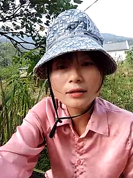 linda bae00 online show from October 12, 2025, 1:40 am