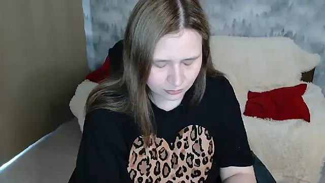 AdelinaLawson online show from June 12, 2026, 2:53 am