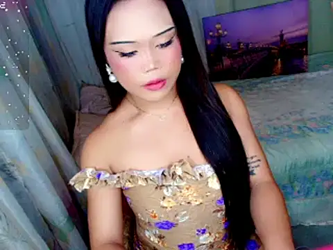 Cassandra Luxx online show from July 9, 2026, 3:07 am