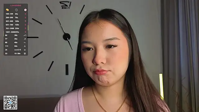 AlberthaEscue online show from September 22, 2025, 4:18 am