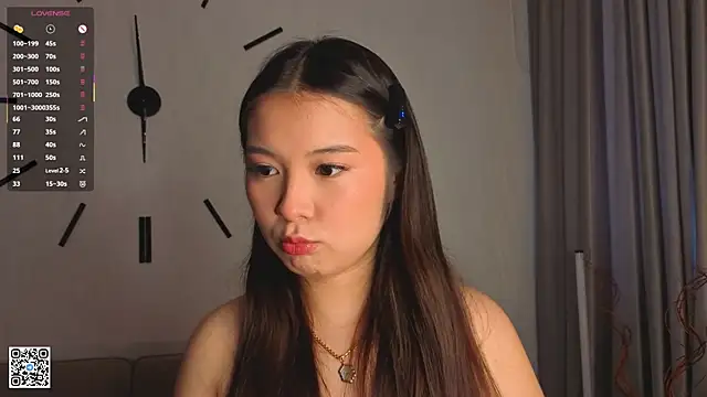 AlberthaEscue online show from October 4, 2025, 4:14 am