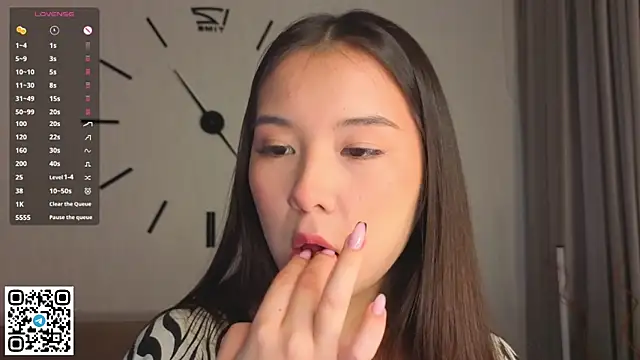 AlberthaEscue online show from October 22, 2025, 4:12 am