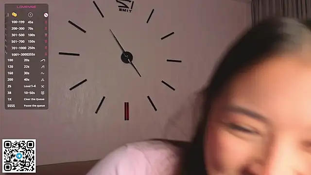 AlberthaEscue online show from October 25, 2025, 4:11 am