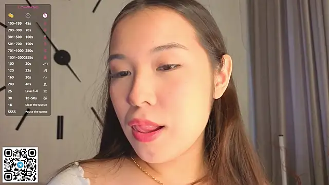 AlberthaEscue online show from October 20, 2025, 4:14 am