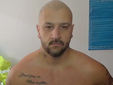 JeanCafa online show from October 6, 2025, 5:02 pm