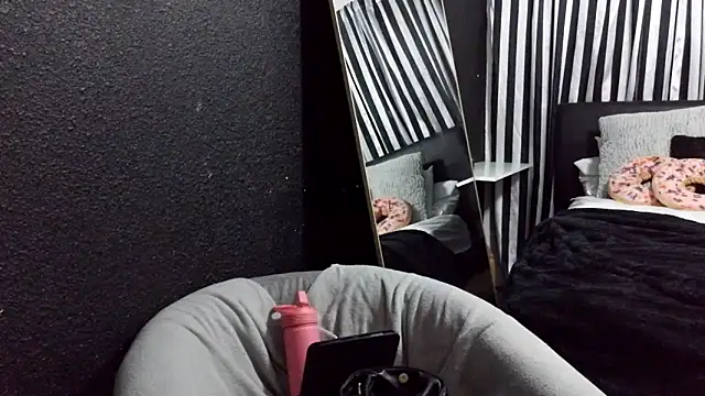 fetishslut4u online show from October 4, 2025, 11:45 am