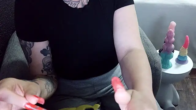 fetishslut4u online show from November 3, 2025, 4:28 am