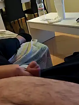 t-dog26 online show from December 19, 2025, 2:37 am