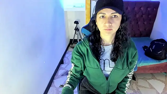 alison moon7 online show from November 11, 2025, 2:01 pm