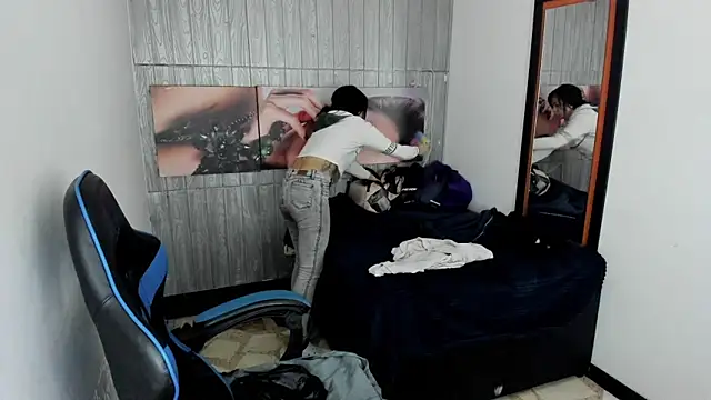 Snapshot of alison_moon7 chatting on October 2, 2025, 12:08 pm alison moon7 online show from October 2, 2025, 12:08 pm