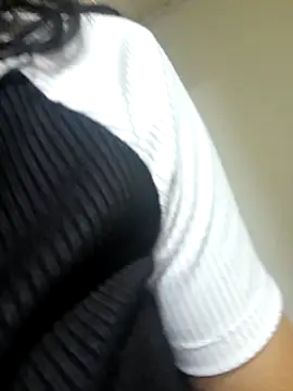 Snapshot of alison_moon7 chatting on October 16, 2025, 1:19 pm alison moon7 online show from October 16, 2025, 1:19 pm