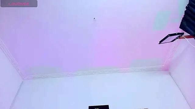 Snapshot of Maddy_Esther chatting on October 27, 2025, 7:15 pm Maddy Esther online show from October 27, 2025, 7:15 pm