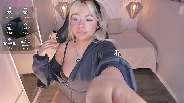 Snapshot of Emilly_mell chatting on February 11, 2026, 11:54 am Emilly mell online show from February 11, 2026, 11:54 am