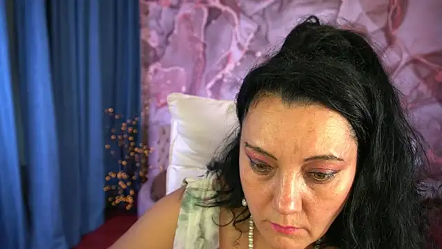 ValeryRosseee online show from September 16, 2025, 1:45 pm