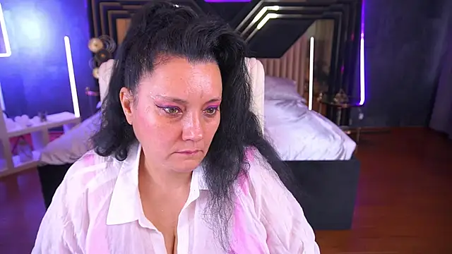 Snapshot of ValeryRosseee chatting on October 17, 2025, 1:24 pm ValeryRosseee online show from October 17, 2025, 1:24 pm