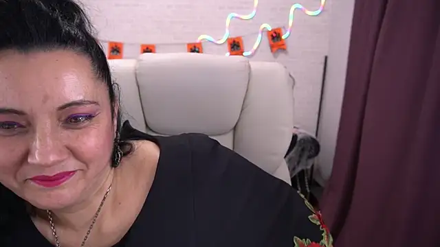 Snapshot of ValeryRosseee chatting on November 1, 2025, 2:22 pm ValeryRosseee online show from November 1, 2025, 2:22 pm