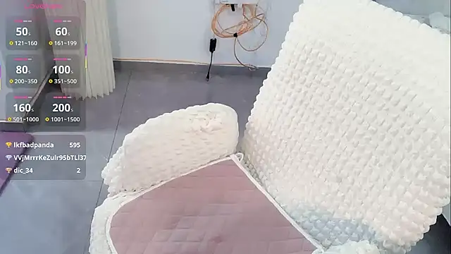 Snapshot of Xiali-166 chatting on October 10, 2025, 12:44 am Xiali-166 online show from October 10, 2025, 12:44 am