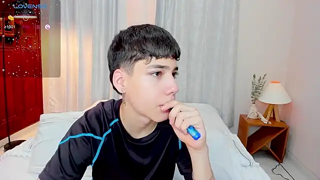 Snapshot of oblivion_deku chatting on October 8, 2025, 1:34 pm oblivion deku online show from October 8, 2025, 1:34 pm