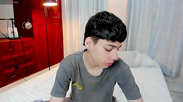 Snapshot of oblivion_deku chatting on October 23, 2025, 1:21 pm oblivion deku online show from October 23, 2025, 1:21 pm