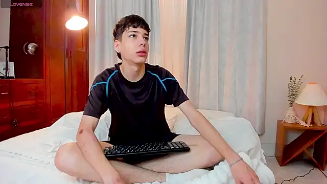 Snapshot of oblivion_deku chatting on October 17, 2025, 1:46 pm oblivion deku online show from October 17, 2025, 1:46 pm