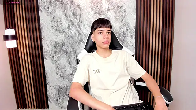 Snapshot of oblivion_deku chatting on October 29, 2025, 1:54 pm oblivion deku online show from October 29, 2025, 1:54 pm