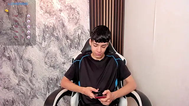 Snapshot of oblivion_deku chatting on October 26, 2025, 1:33 pm oblivion deku online show from October 26, 2025, 1:33 pm