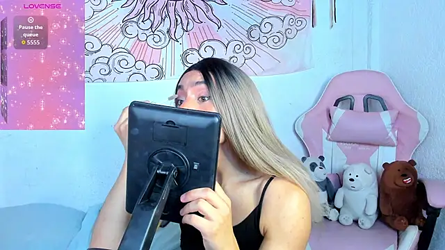 brihanna cooper online show from May 16, 2026, 2:49 pm