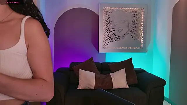 AprilRhodes  online show from October 4, 2025, 6:53 pm