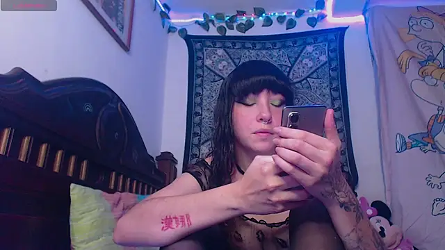 Snapshot of MysticNight_ chatting on September 25, 2025, 2:39 am MysticNight online show from September 25, 2025, 2:39 am