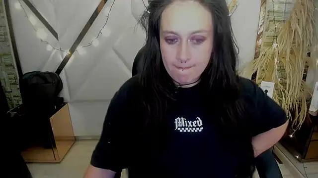 Morana  Hot online show from November 17, 2025, 5:11 am