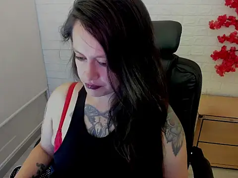 Morana  Hot online show from December 17, 2025, 5:34 am