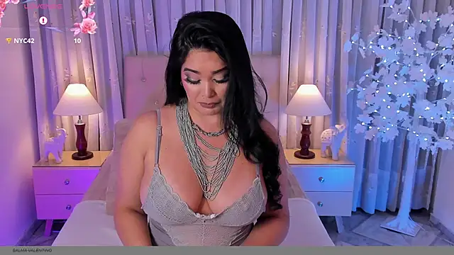 Snapshot of Salmavalentino chatting on May 4, 2026, 1:20 am Salmavalentino online show from May 4, 2026, 1:20 am
