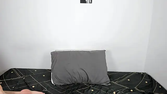 Snapshot of v3niceb1tch chatting on September 30, 2025, 2:34 pm v3niceb1tch online show from September 30, 2025, 2:34 pm