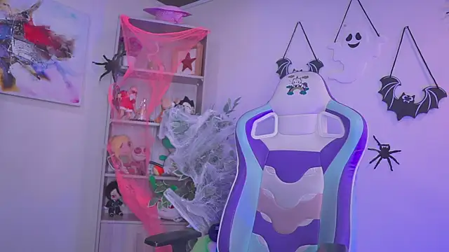 Snapshot of Lana_Dreams_ chatting on October 31, 2025, 1:24 am Lana Dreams online show from October 31, 2025, 1:24 am