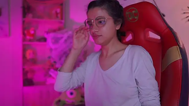 Snapshot of Lana_Dreams_ chatting on October 8, 2025, 1:01 pm Lana Dreams online show from October 8, 2025, 1:01 pm