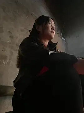 phungtiti online show from December 21, 2025, 12:57 am