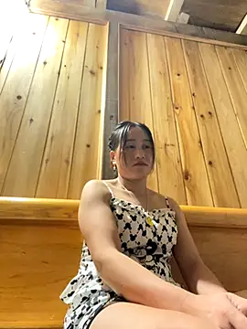 phungtiti online show from October 10, 2025, 1:01 pm