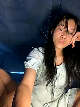 EmLy02 online show from September 16, 2025, 8:04 am