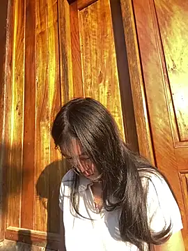 EmLy02 online show from November 27, 2025, 12:44 am