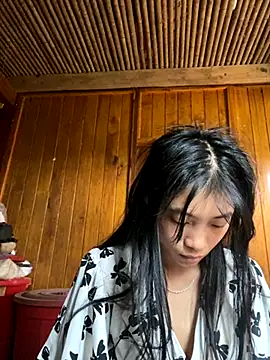 EmLy02 online show from September 9, 2025, 4:33 am