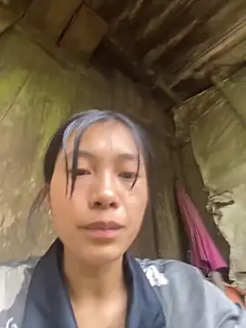 EmLy02 online show from September 17, 2025, 4:58 am