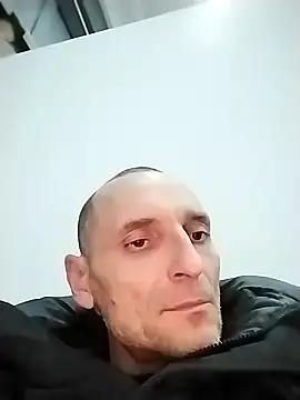 Snapshot of Johny84helen chatting on February 2, 2026, 11:09 am Johny84helen online show from February 2, 2026, 11:09 am