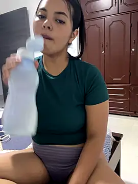 CandyCrazzy03 online show from September 15, 2025, 10:43 pm