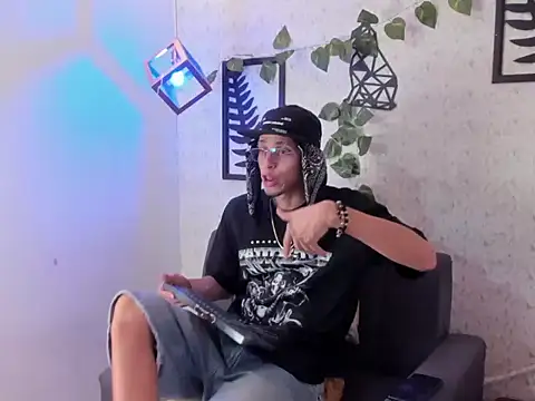 Snapshot of nicolai_drake chatting on October 10, 2025, 3:29 am nicolai drake online show from October 10, 2025, 3:29 am