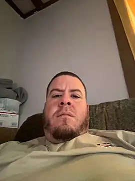 kev0n2389 online show from November 2, 2025, 9:42 pm