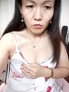 Snapshot of Joanna1122 chatting on September 23, 2025, 5:03 am Joanna1122 online show from September 23, 2025, 5:03 am