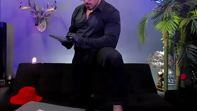 dennis cox1 online show from April 10, 2026, 12:01 pm