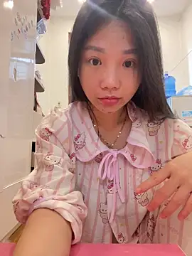 Miumieu online show from December 18, 2025, 5:56 am